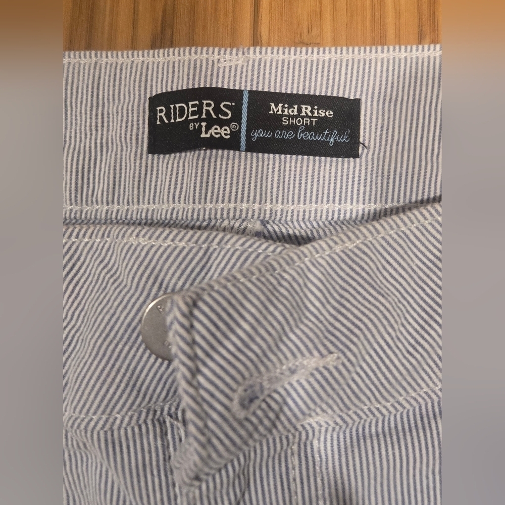 Lee Riders Striped Shorts - Picture 4 of 7